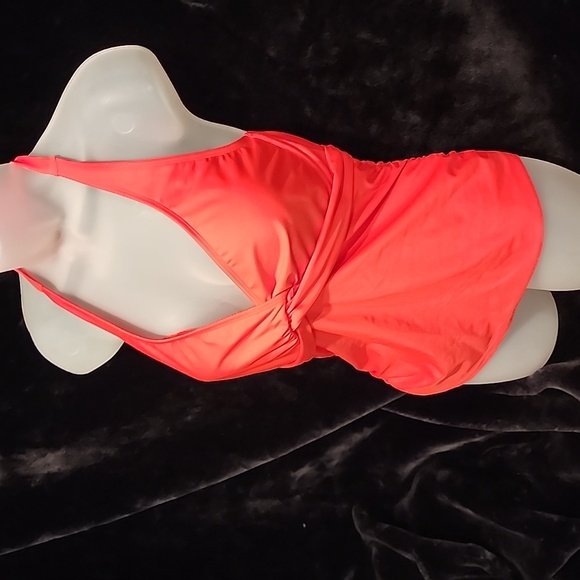 Athleta The Power Of She Tankini Swim Top Size 36 D/DD Quickdri - Picture 3 of 5
